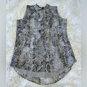 White House Black Market Women’s Snake Print Sleeveless Ruffle Blouse Top size 6